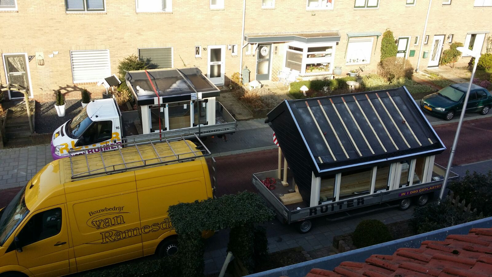 Bussum prefab dakopbouw op aanhangwagen.